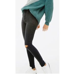 “Pull&Bear” Open Knee skinny Jeans NWT size 8